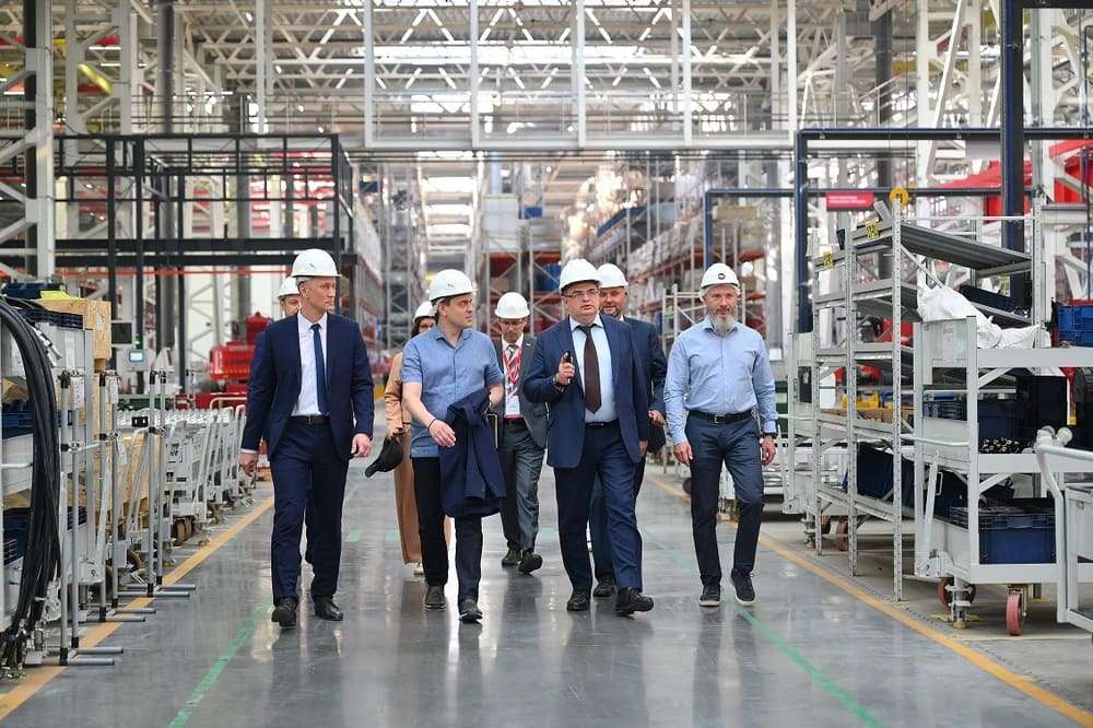 На тракторном заводе Ростсельмаш На тракторном заводе Ростсельмаш