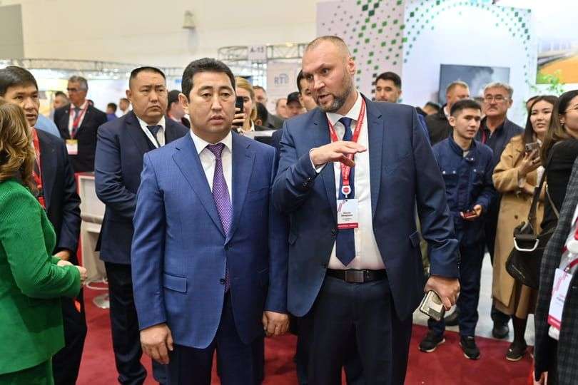 Гостей на стенде встречал Алексей Швейцов