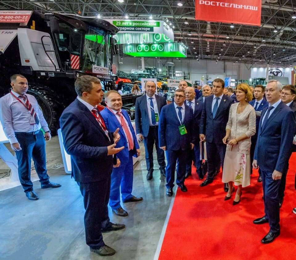 Ростсельмаш представил обновленную технику и электронные системы Ростсельмаш представил обновленную технику и электронные системы