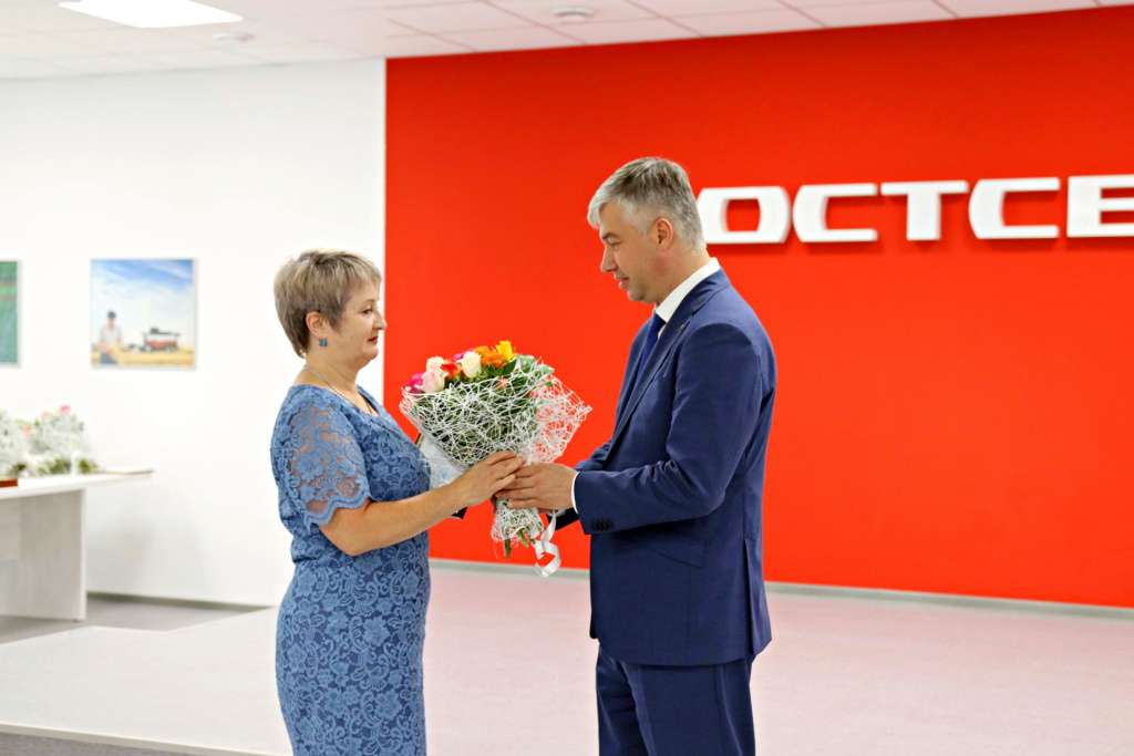 80 сотрудников Ростсельмаш отмечены наградами 80 сотрудников Ростсельмаш отмечены наградами